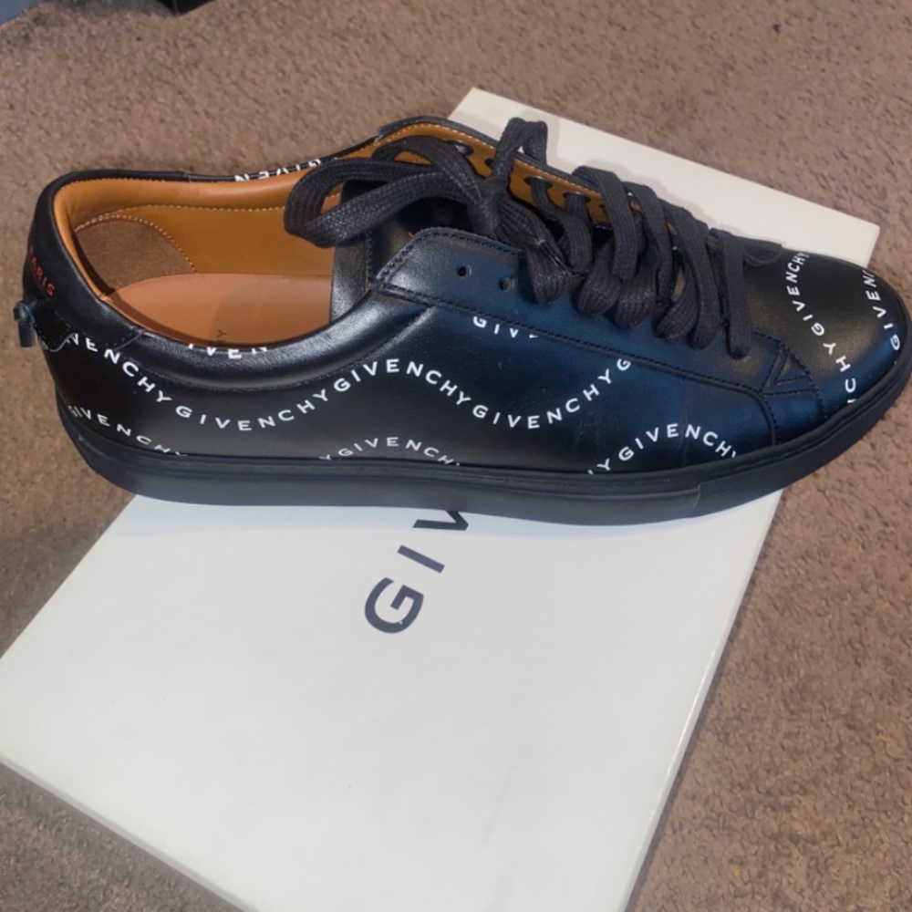 Givenchy men sneakers